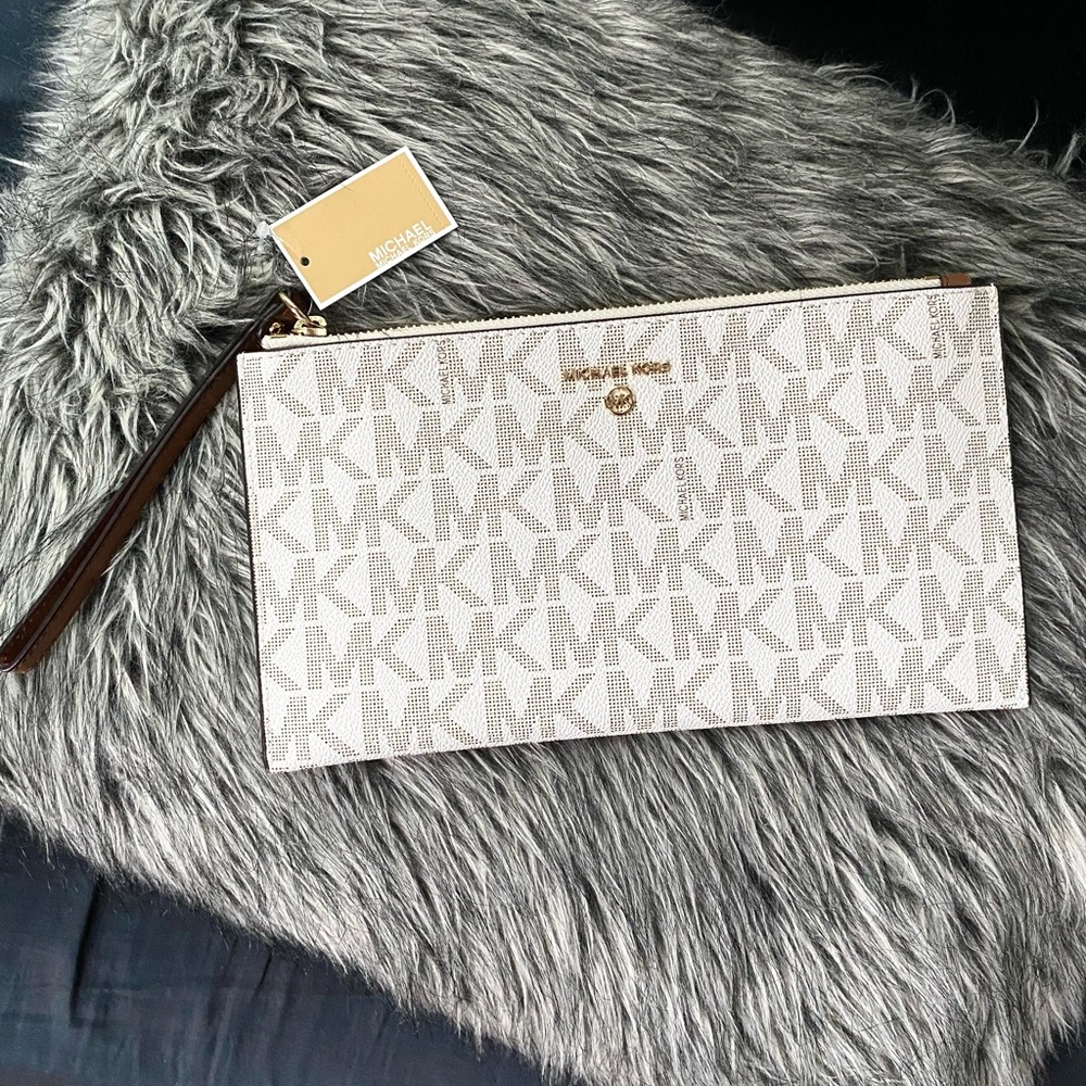 NWT authentic MK signature monogram logo wristlet